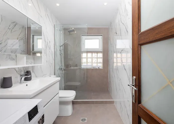 شقة Levante Homes *