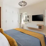 아파트 Levante Homes 레프킴미