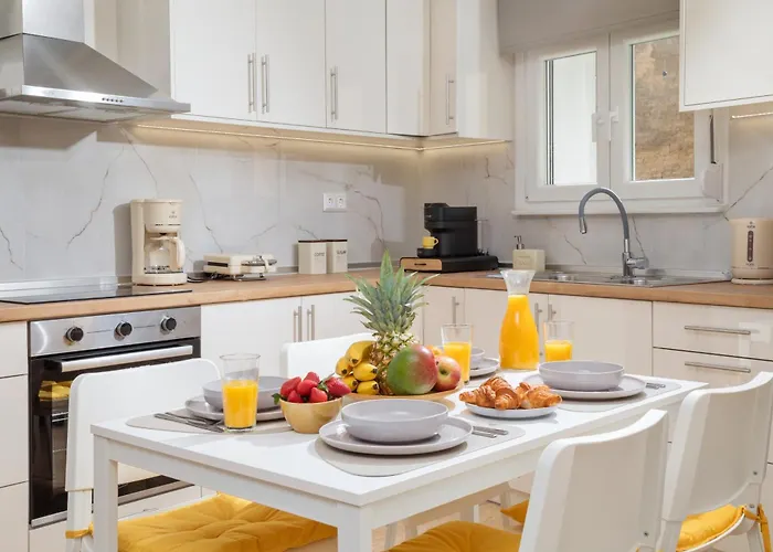 アパート Levante Homes